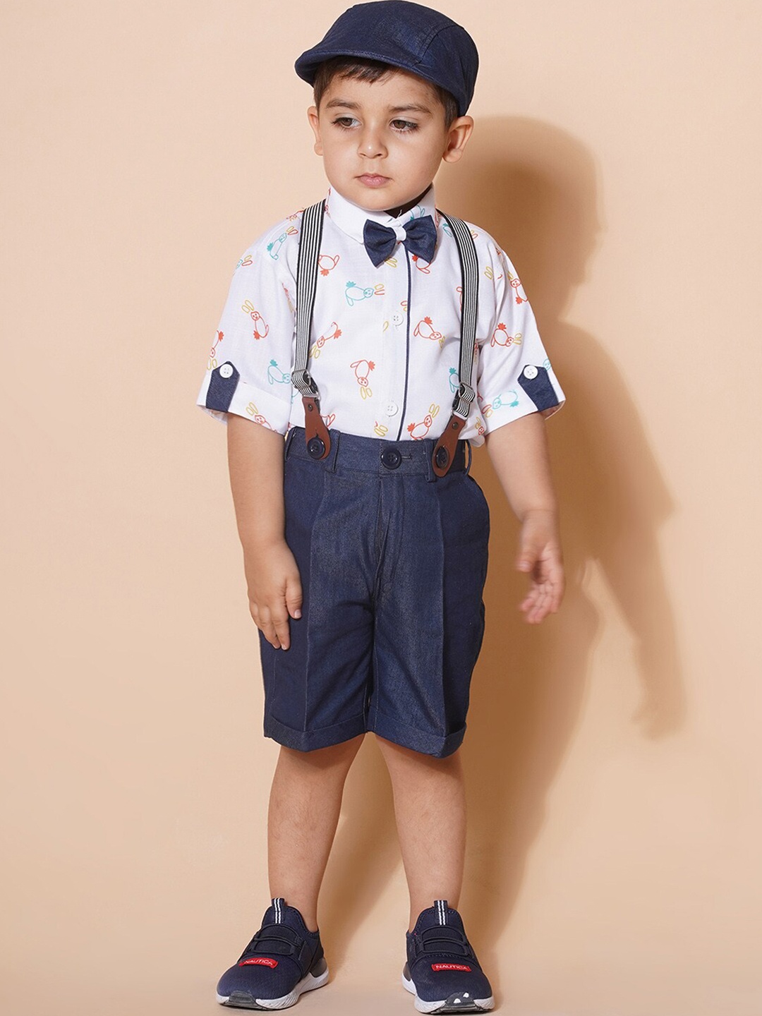 

Aj DEZInES Boys Printed Pure Cotton Shirt with Shorts & Suspender, White