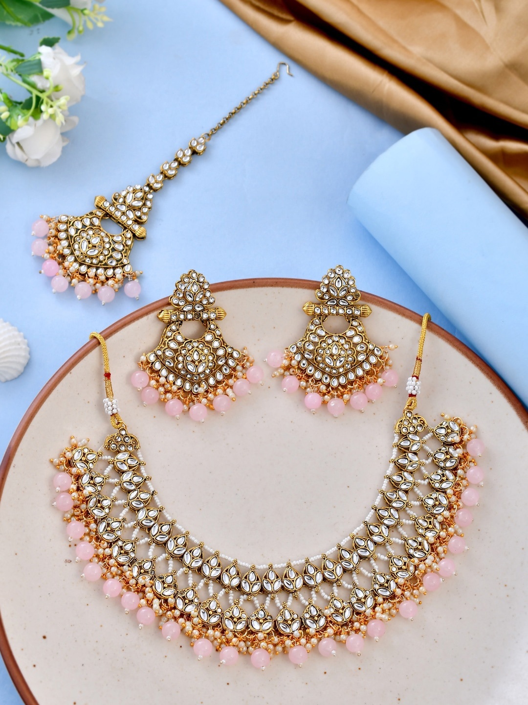 

Ishhaara Brass-Plated Choker And Earrings With Maang Tika, Gold