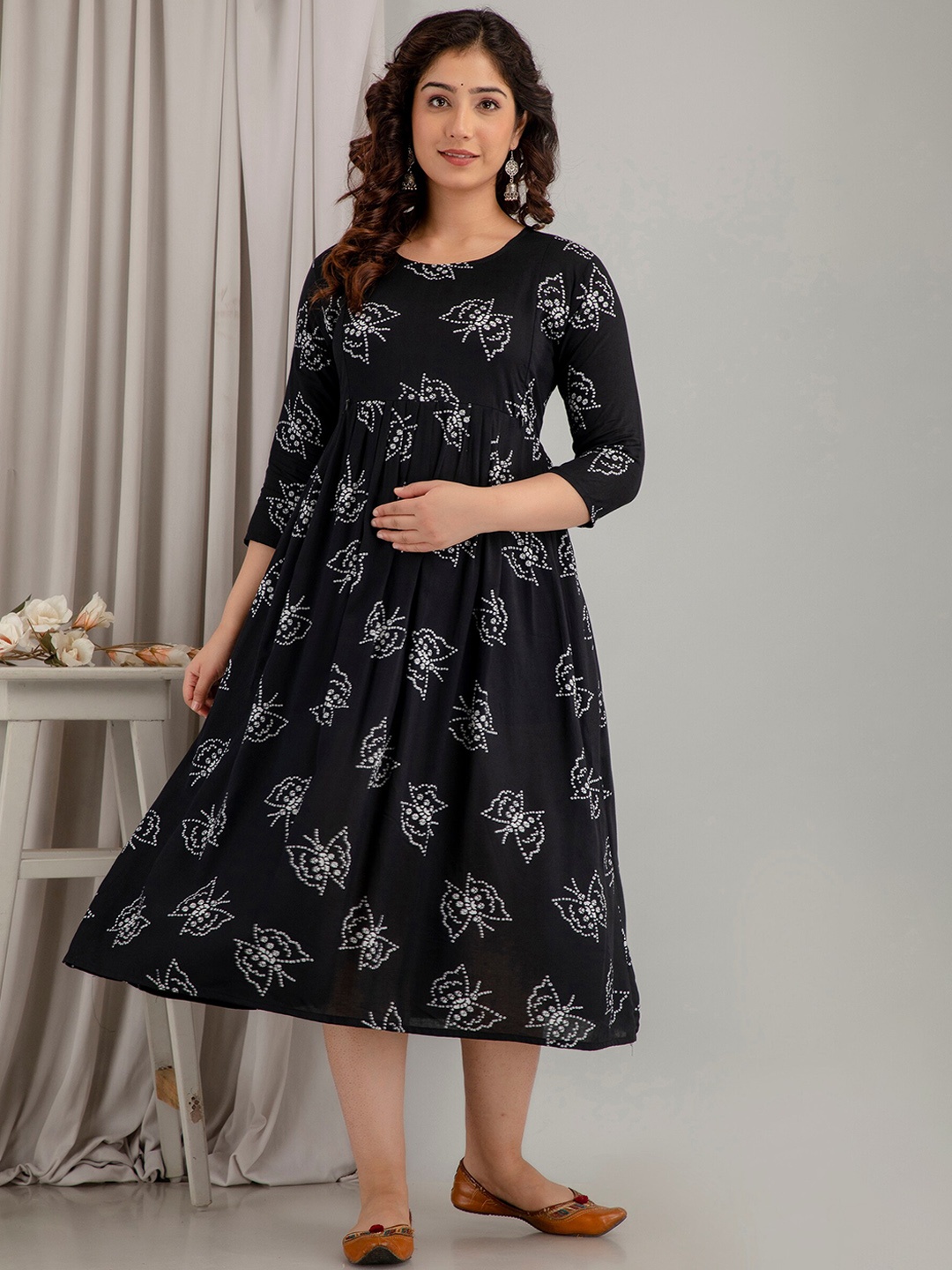 

Mialo fashion Floral Printed Fit & Flare Midi Feeding Maternity Ethnic Dress, Black