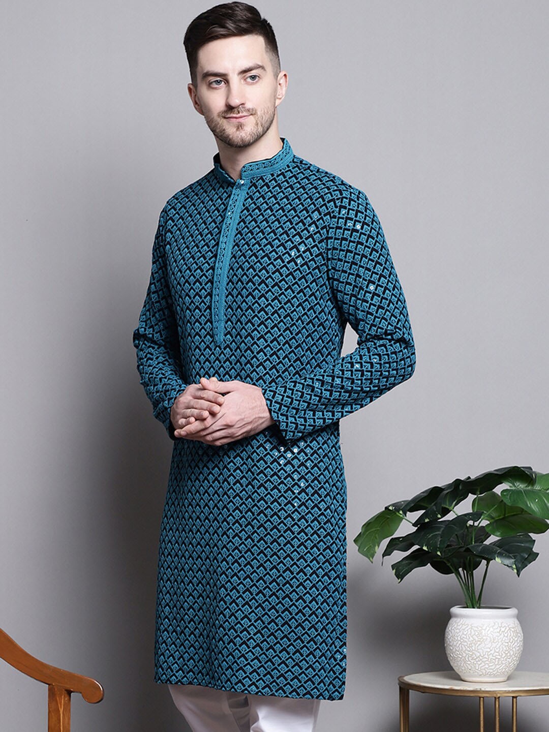 

Jompers Geometric Embroidered Thread Work Sequinned Pure Cotton Kurta, Blue