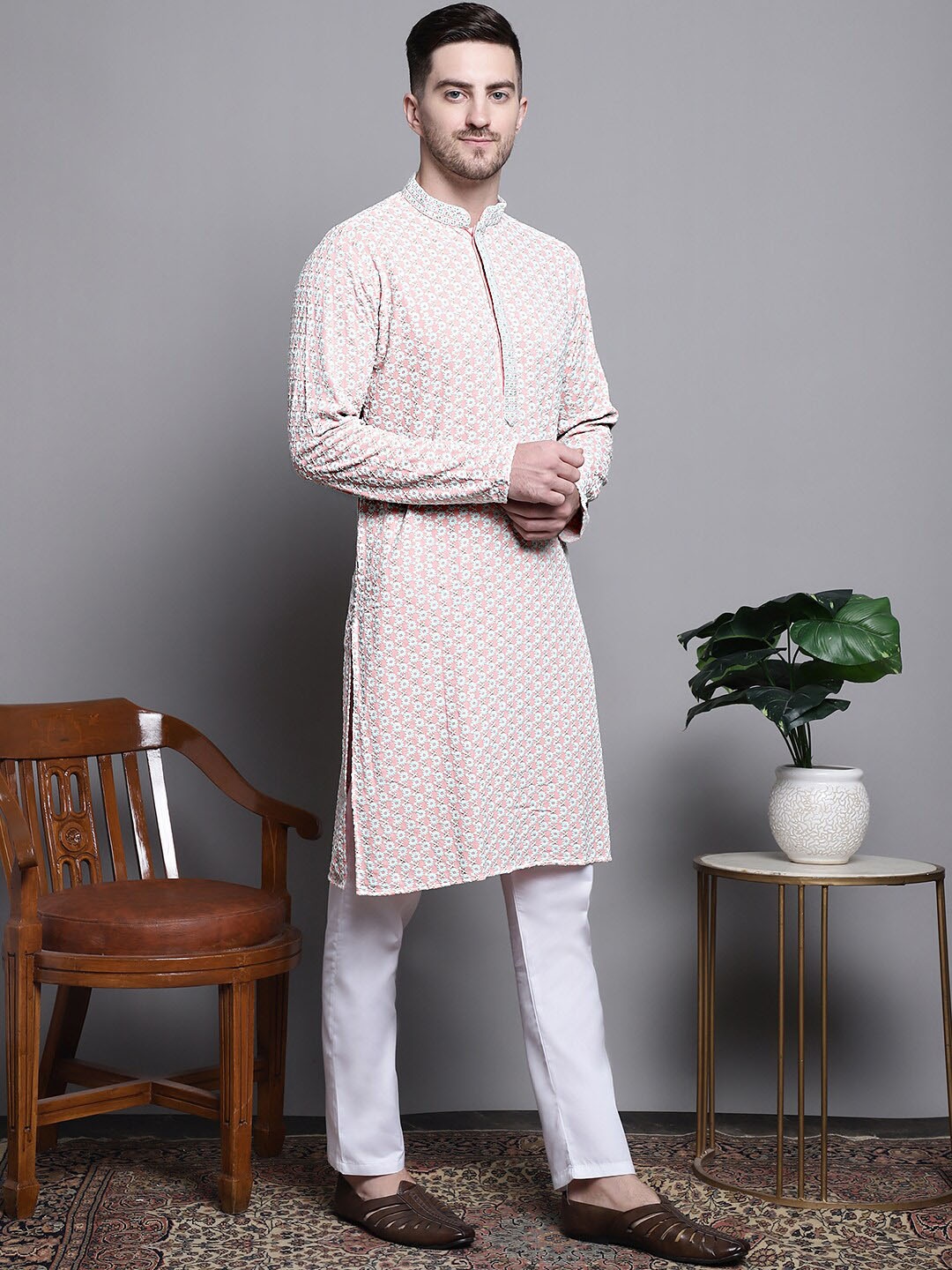 

Jompers Floral Embroidered Thread Work Sequinned Pure Cotton Kurta, Peach