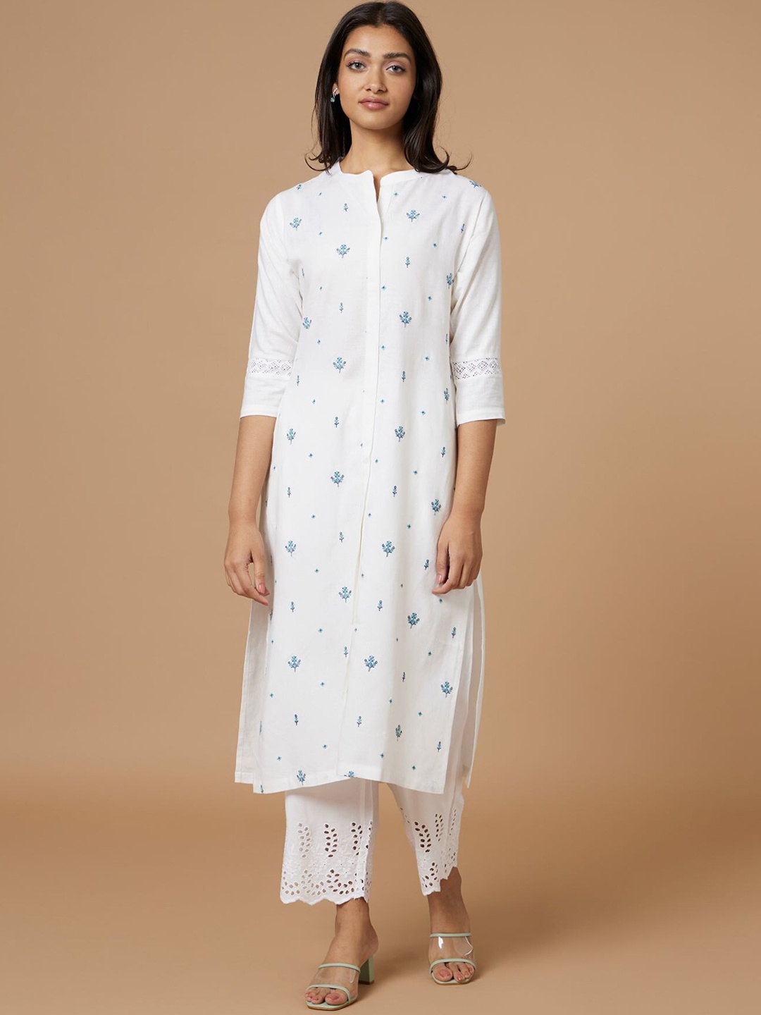 

Bombay Bloom Floral Embroidered Thread Work Detailed Linen Straight Kurta with Trousers, White