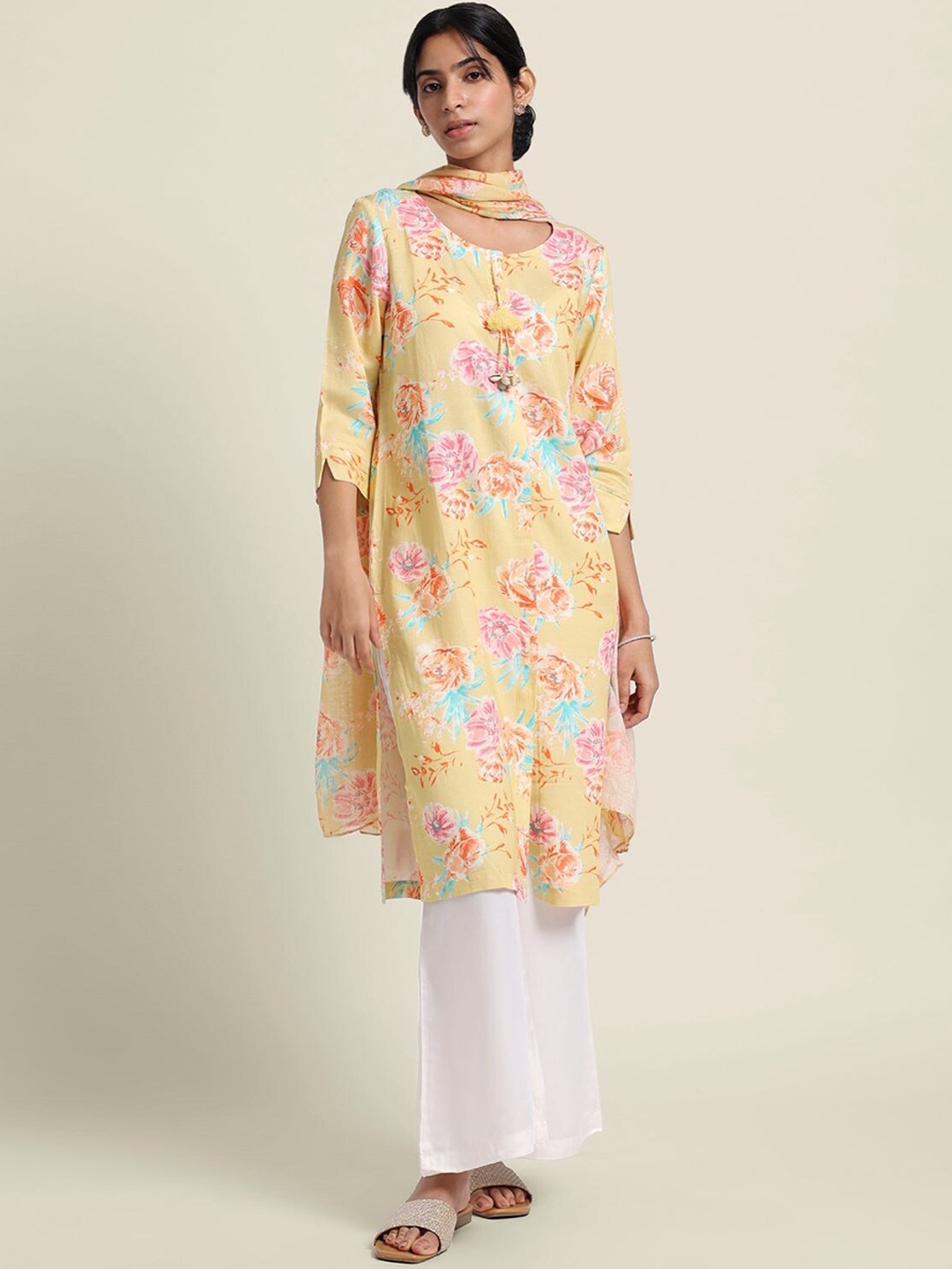 

Bombay Bloom Floral Printed Linen Kurti With Trousers & Dupatta, Yellow