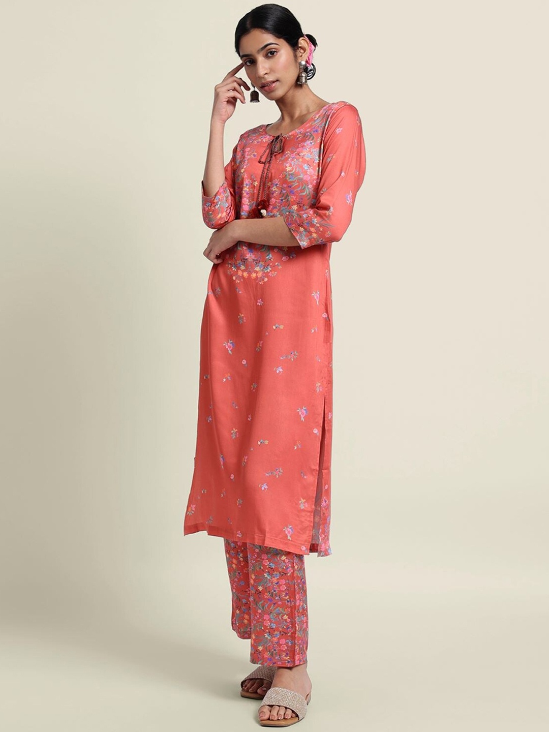 

Bombay Bloom Floral Printed Tie-Up Neck Linen Kurta with Trousers, Red