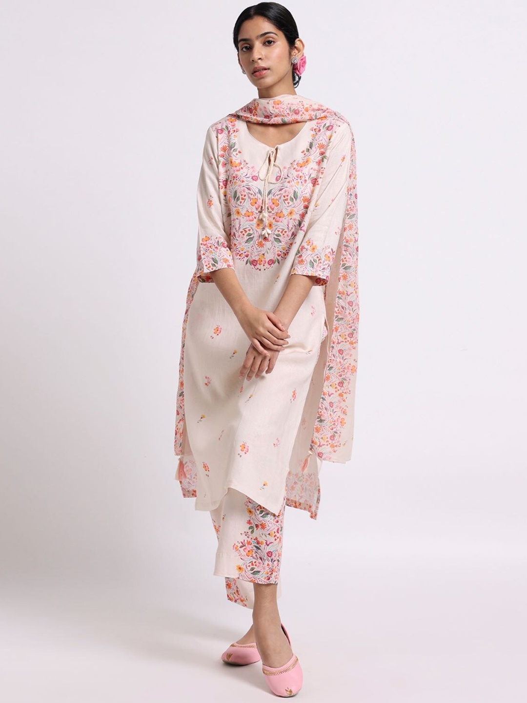 

Bombay Bloom Floral Printed Tie-Up Neck Linen Kurta with Trousers, Cream