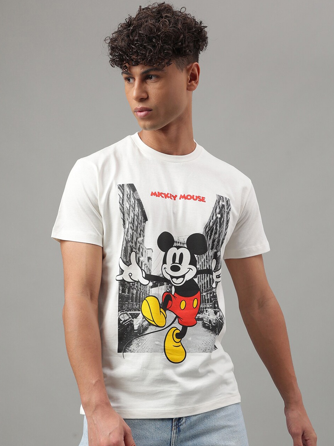 

Free Authority Mickey & Friends Printed Round Neck Regular Fit T-shirt, White