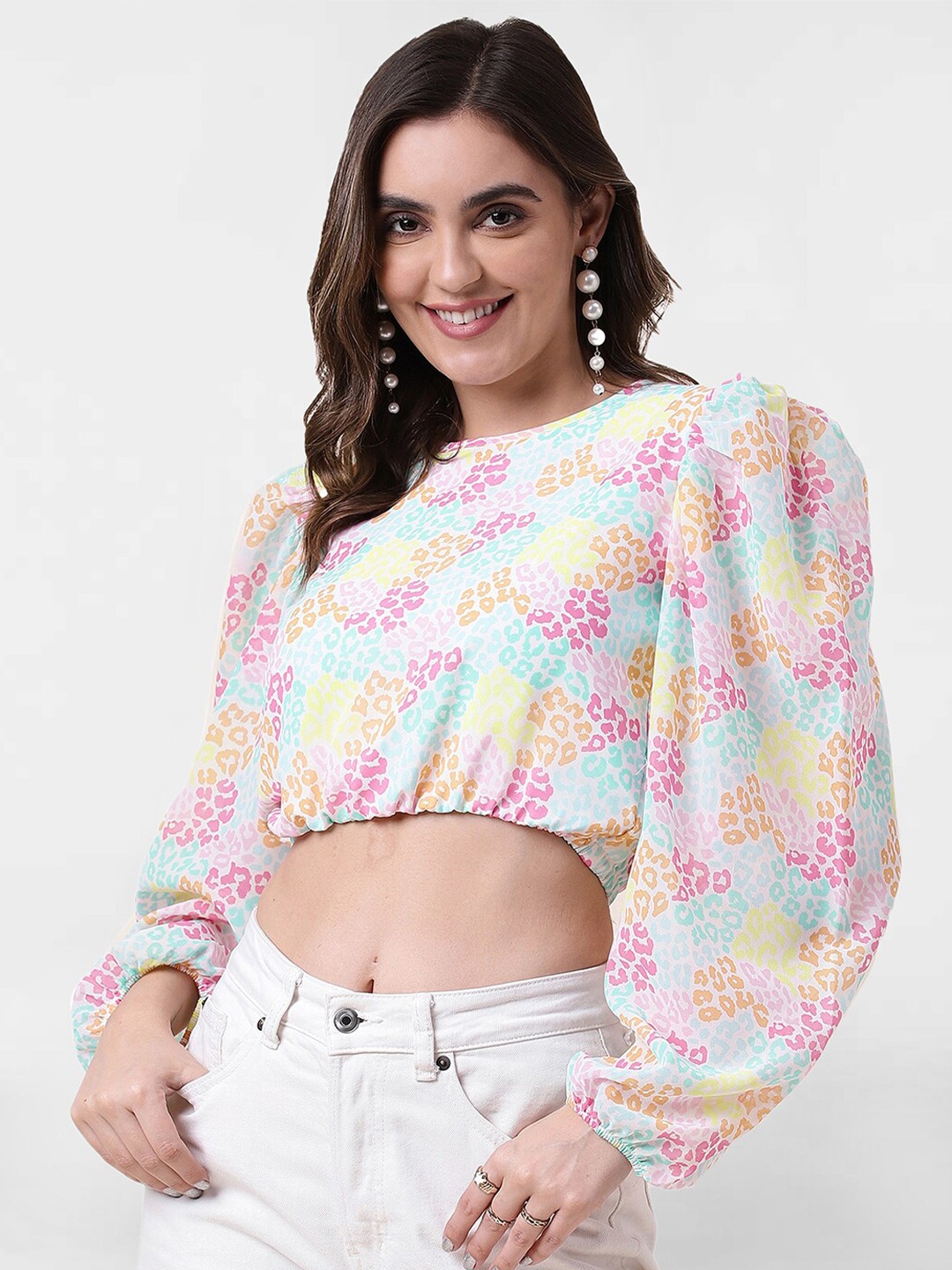 

Selvia Animal Printed Puff Sleeve Crop Top, White