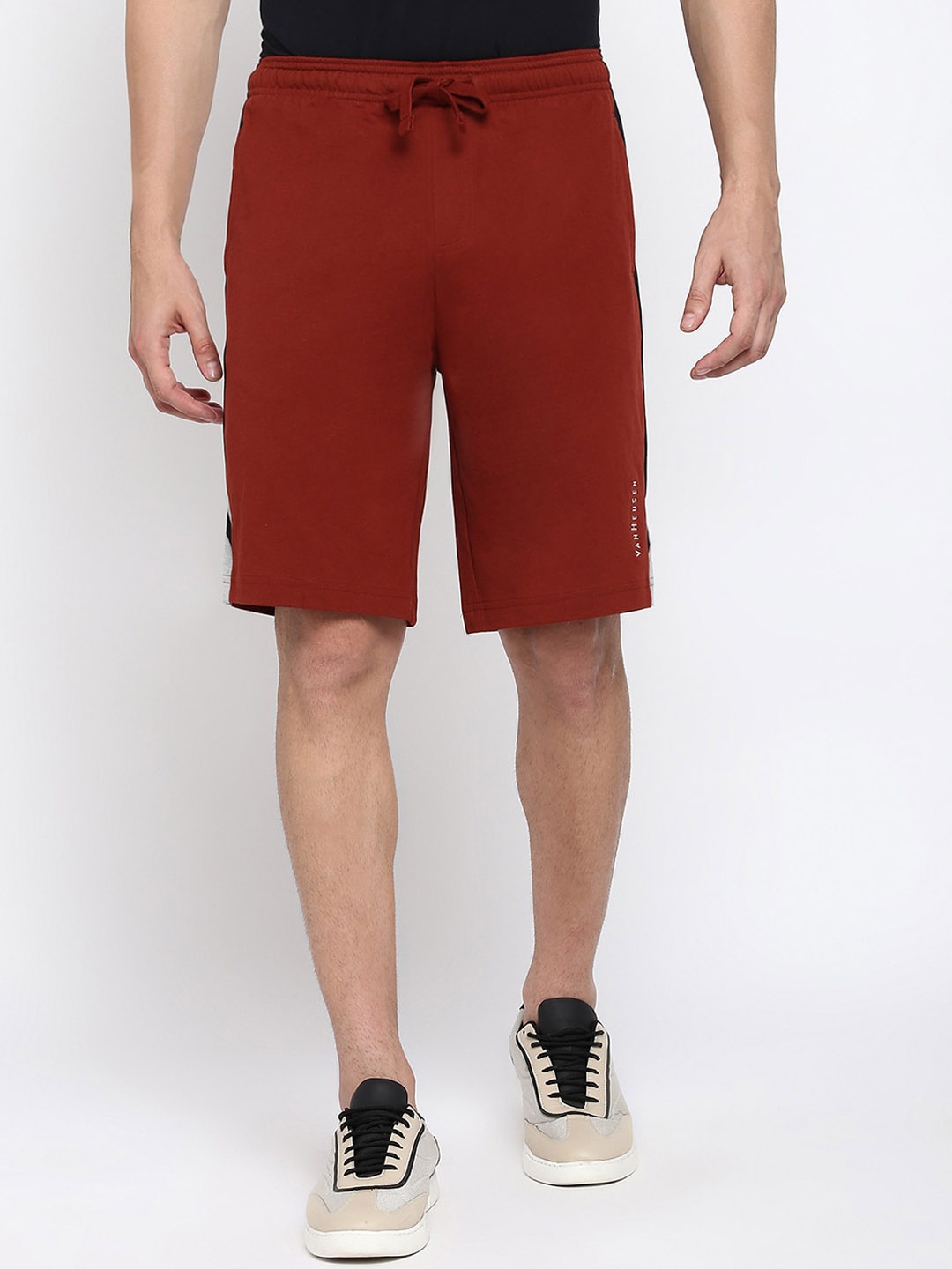 

Van Heusen Mid Rise Cotton Regular Shorts, Maroon