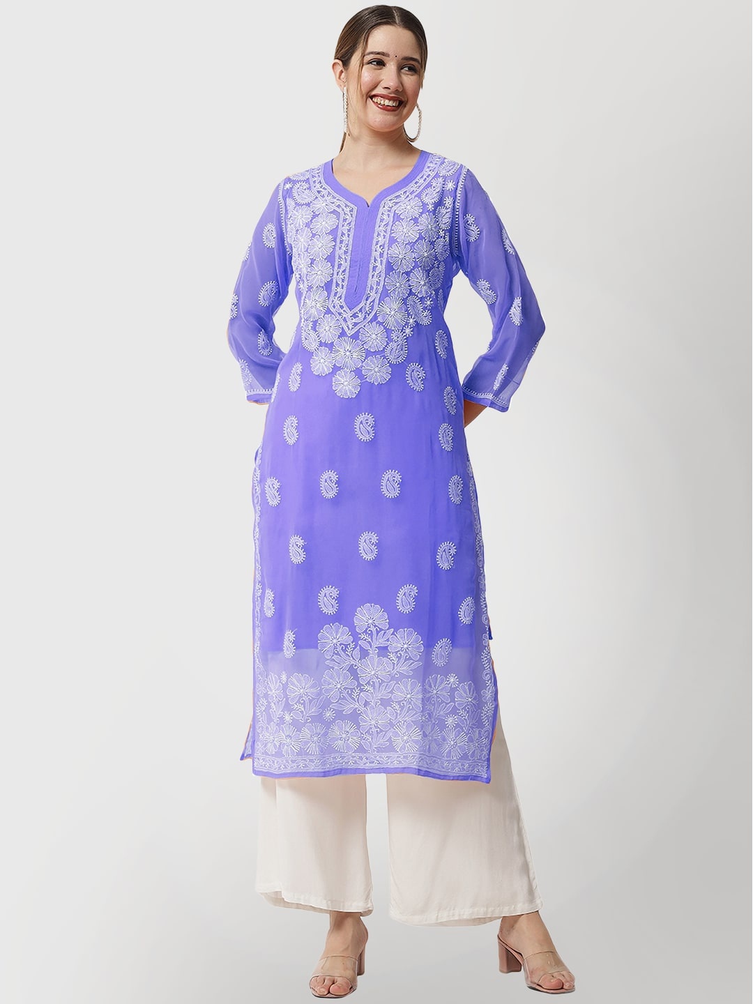 

Ethnava Floral Embroidered Chikankari Kurta With Inner Slip, Purple