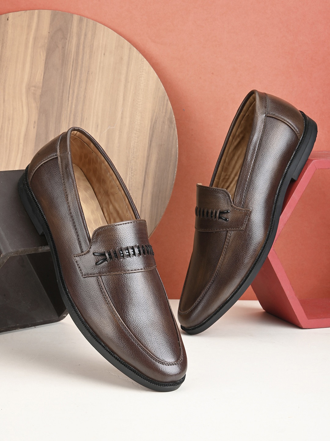 

Provogue Men Textured Formal Loafers, Brown