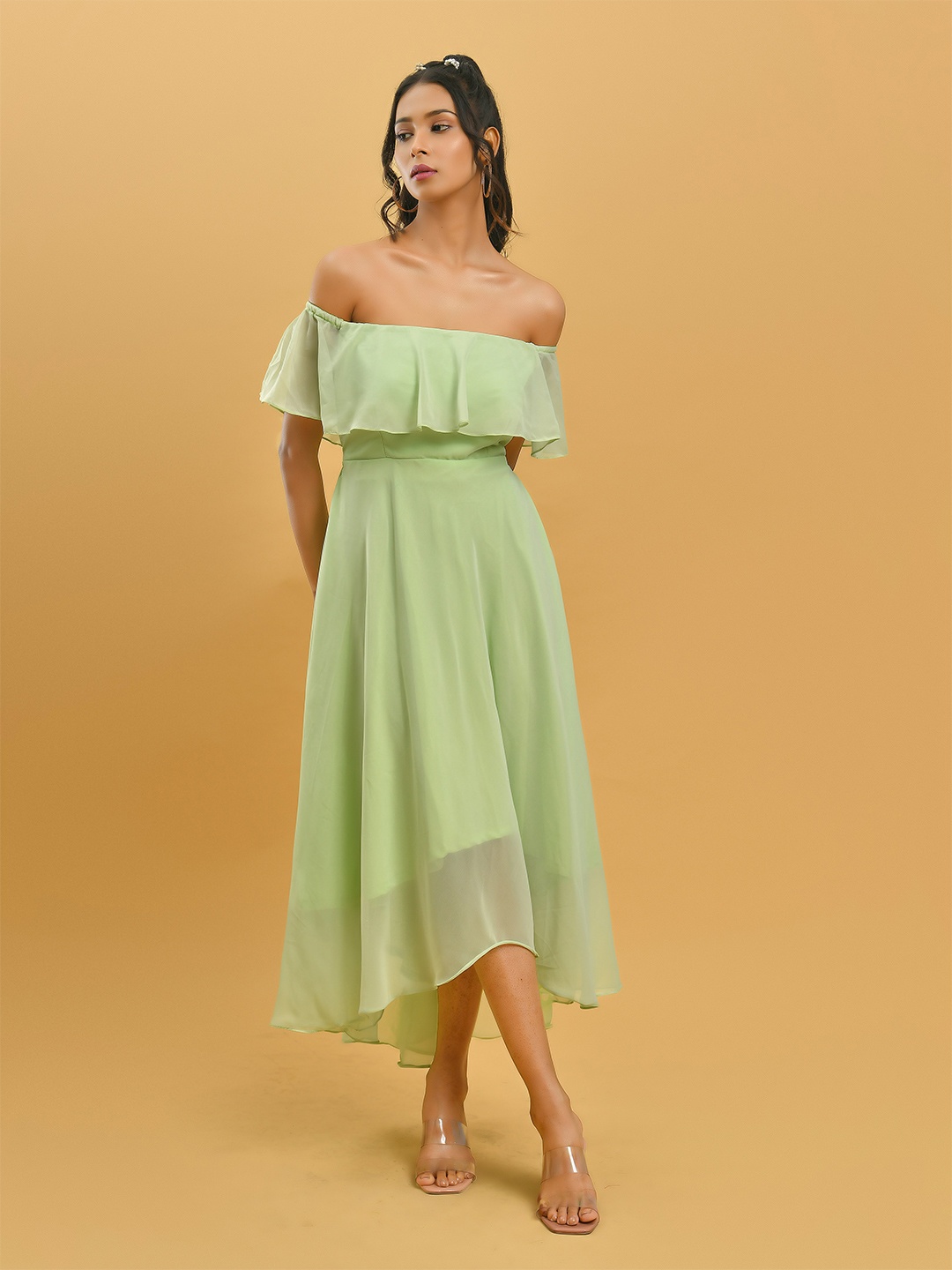 

Disli Green Off-Shoulder Georgette Fit & Flare Midi Dress