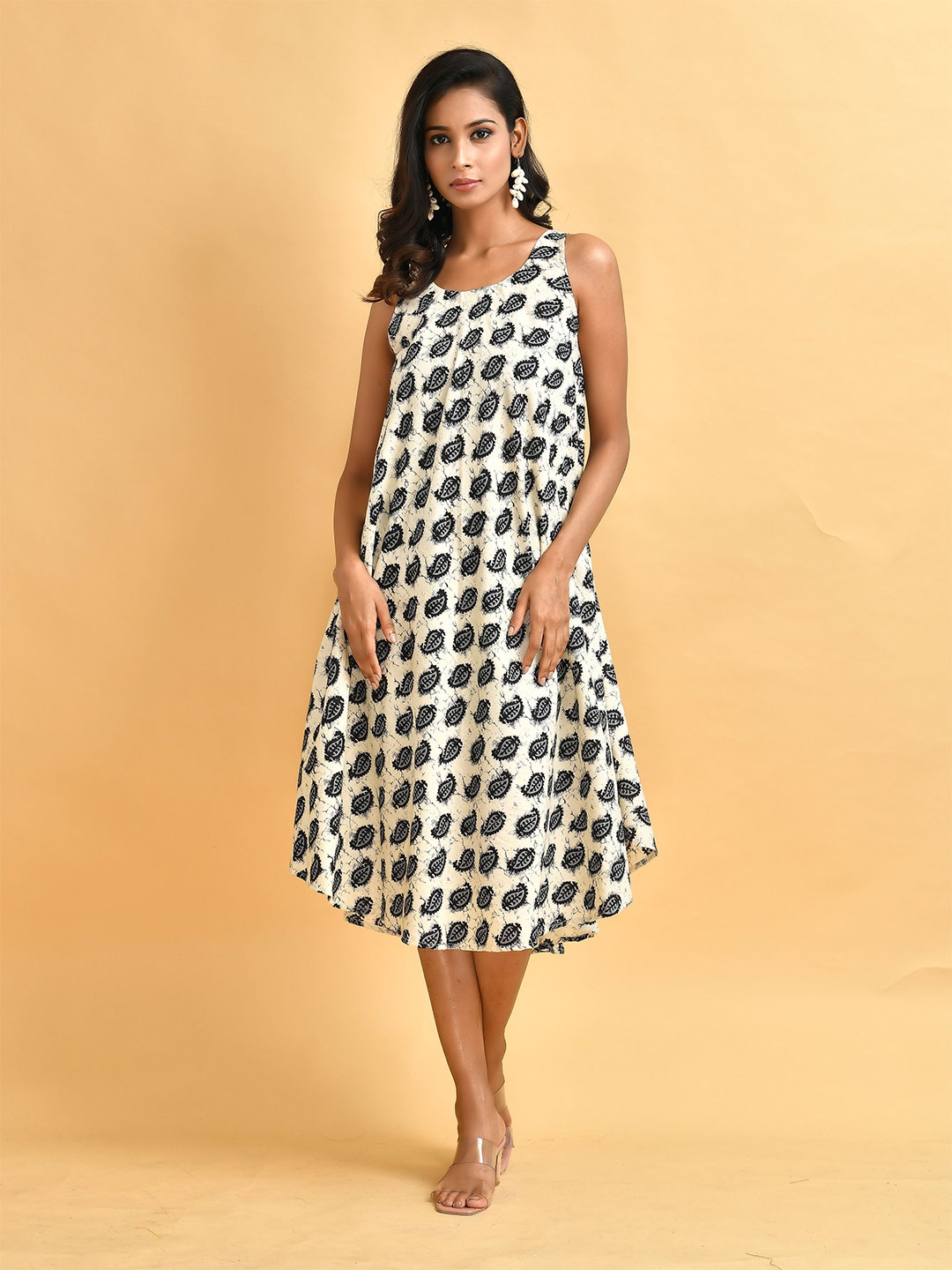 

Disli Ethnic Motifs Printed Round Neck Cotton A-Line Midi Dress, White