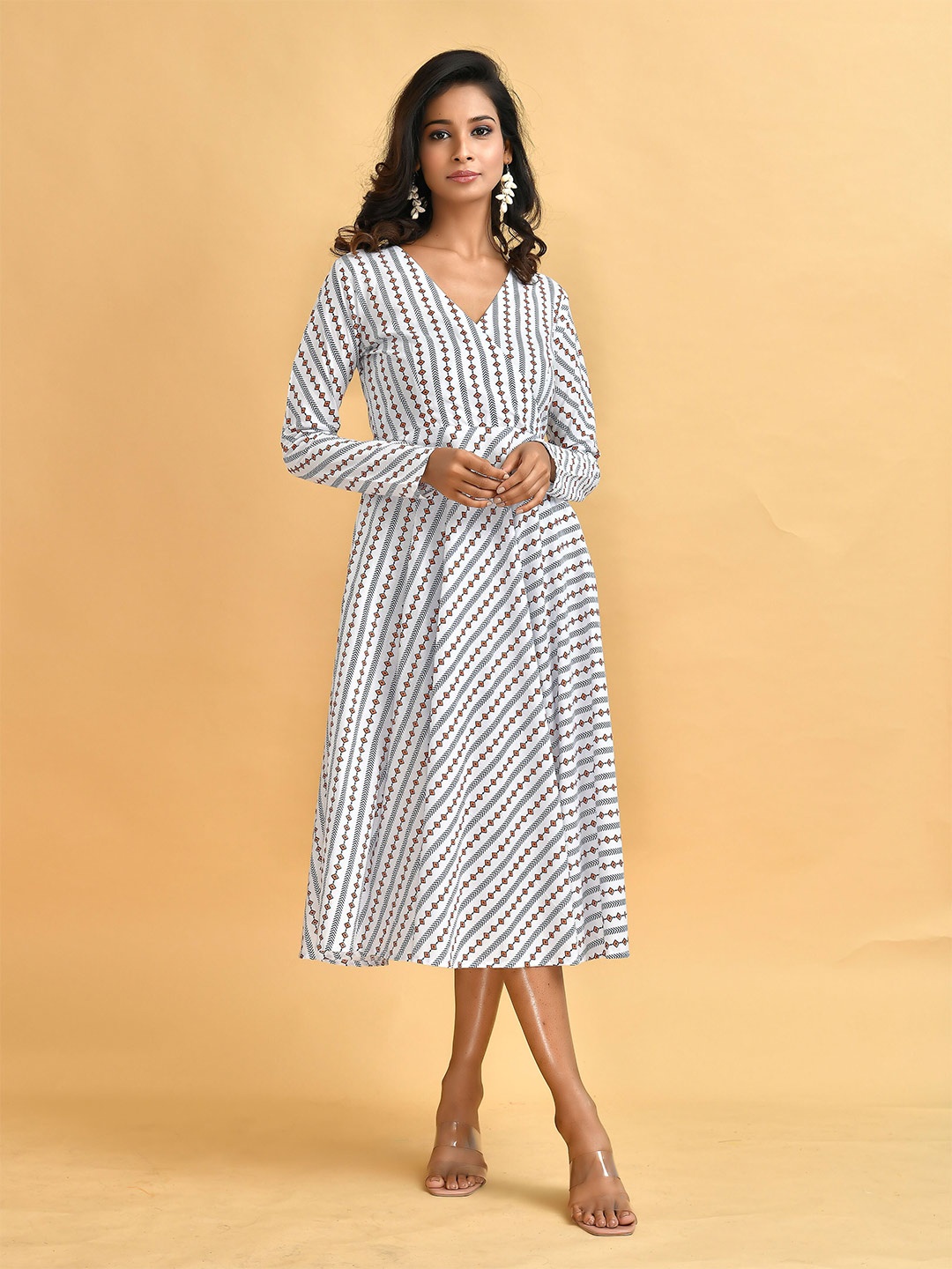 

Disli Geometric Printed V-Neck Cotton Fit & Flare Midi Dress, White