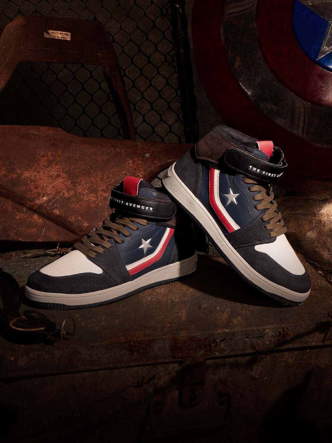 

The Souled Store Men Navy Blue & White Captain America Printed Colourblocked Sneakers