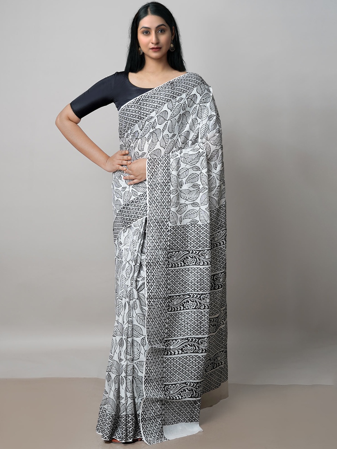 

Unnati Silks Ethnic Motifs Printed Pure Cotton Block Print Saree, White