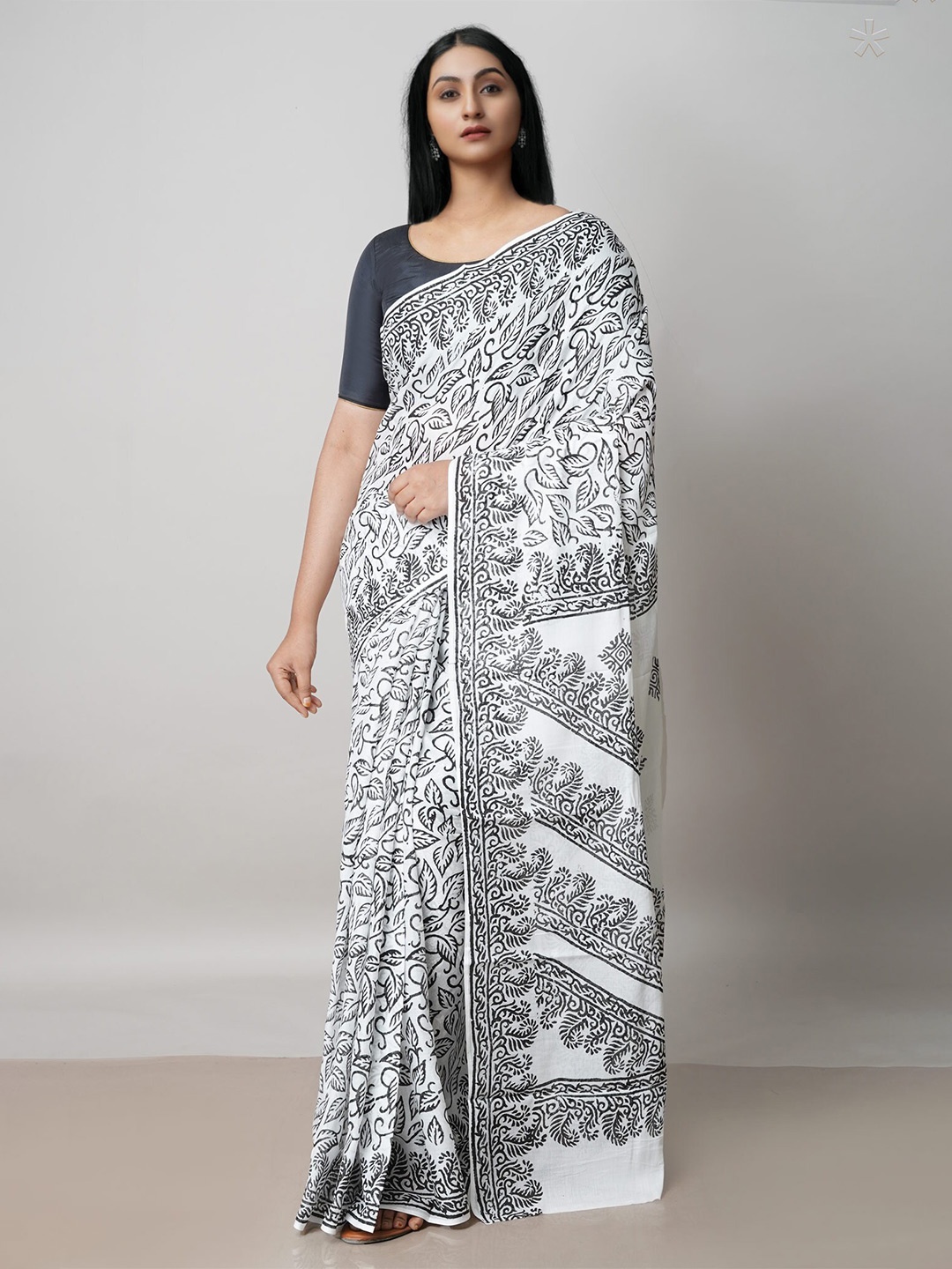 

Unnati Silks Ethnic Motifs Pure Cotton Block Print Saree, White