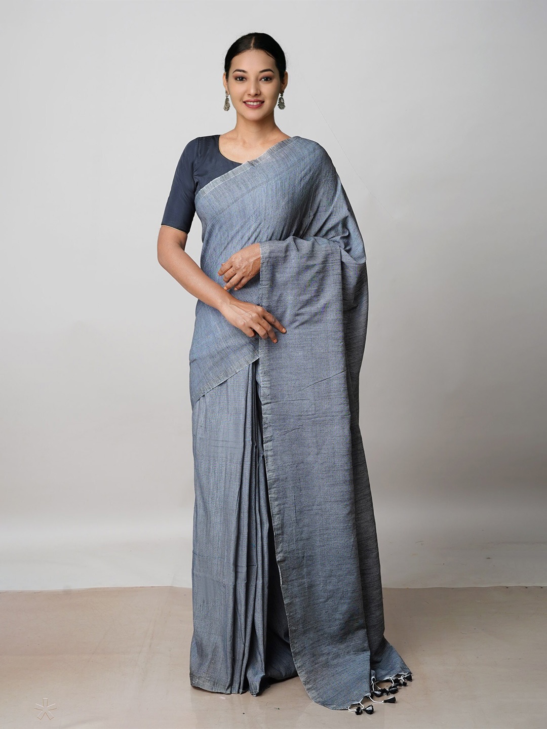 

Unnati Silks Pure Linen Jamdani Saree, Grey
