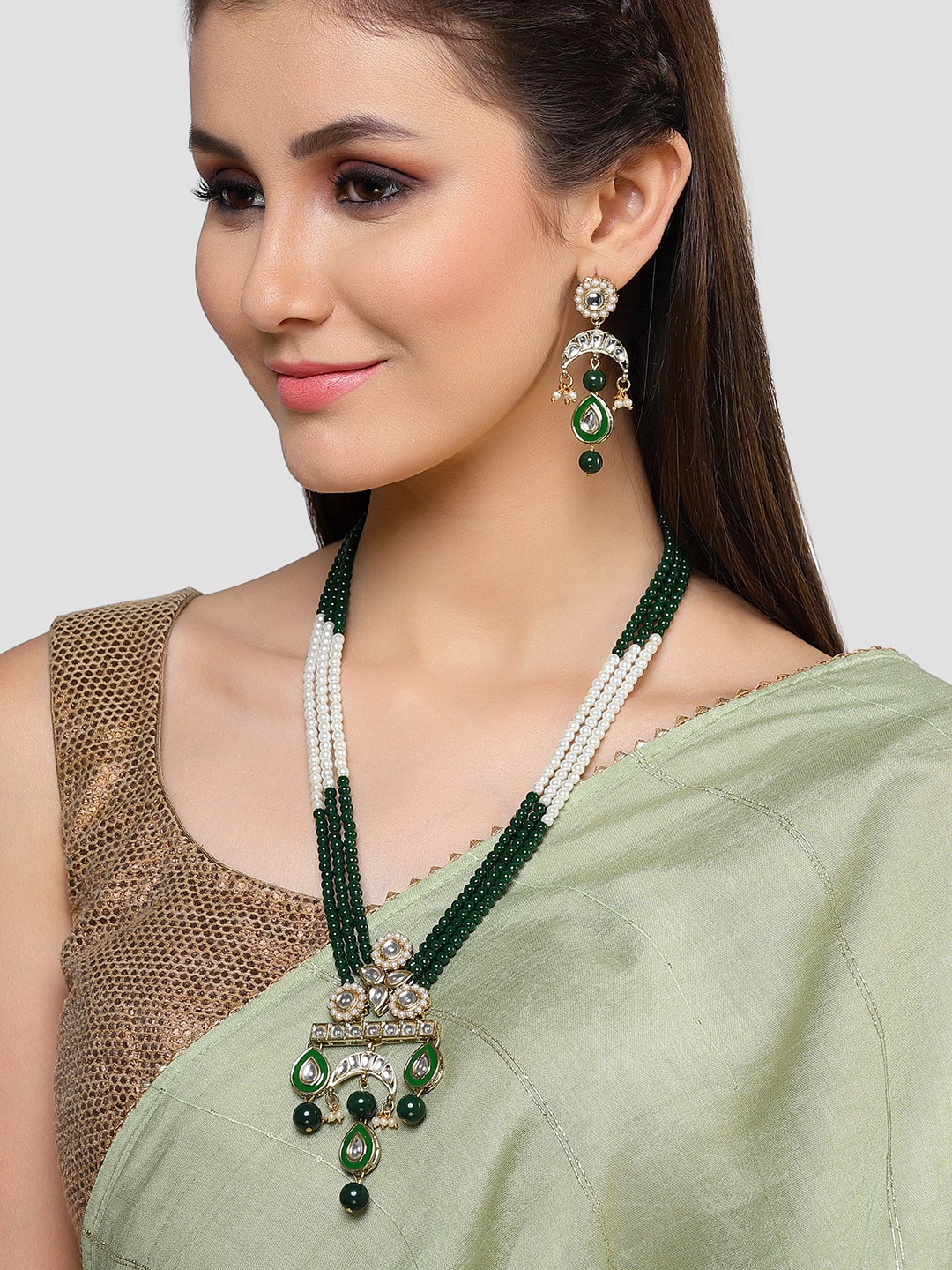 

KARATCART Gold-Plated Kundan-Studded & Beaded Jewellery Set