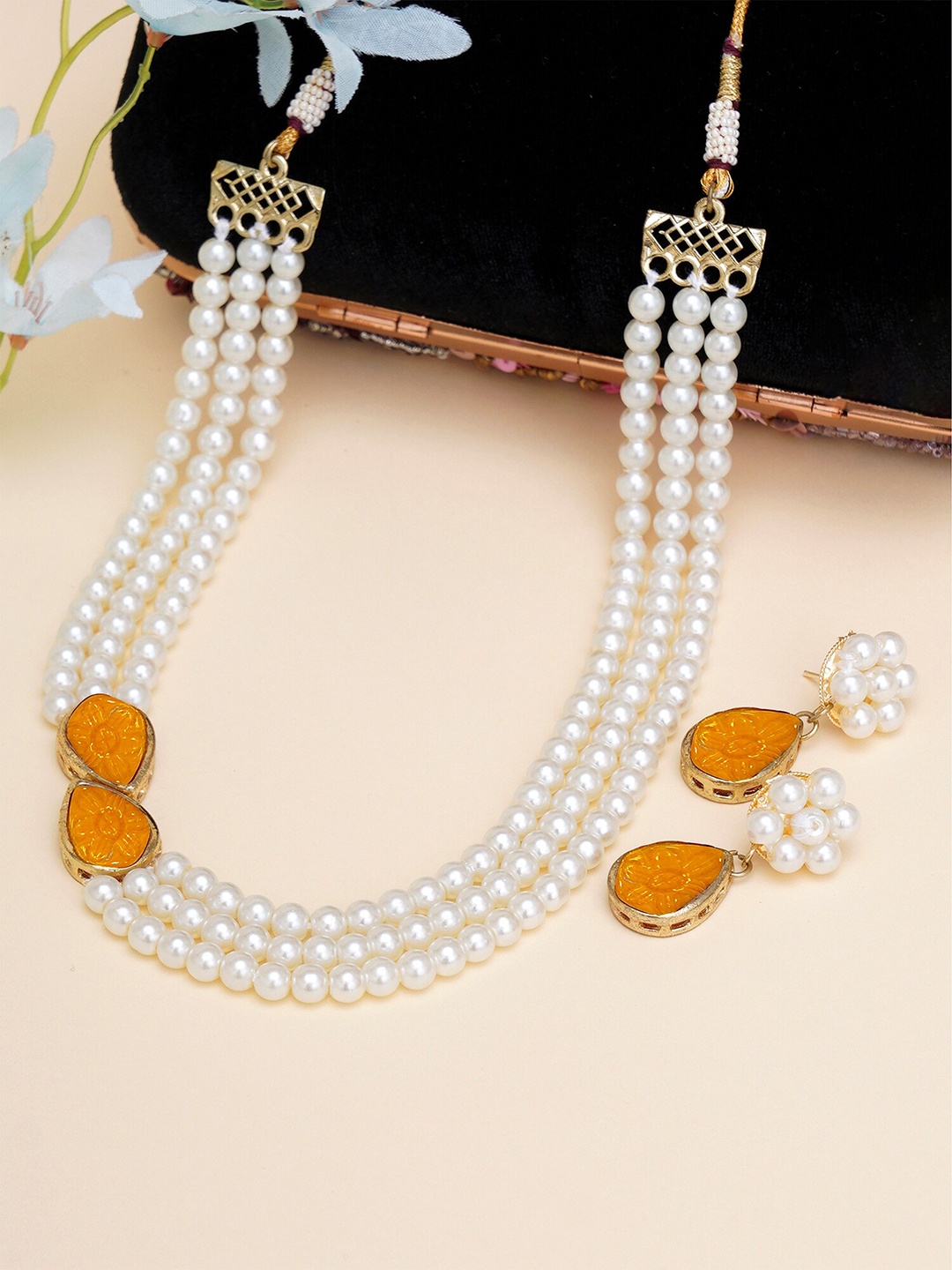 

KARATCART Gold-Plated Kundan-Studded Jewellery Set