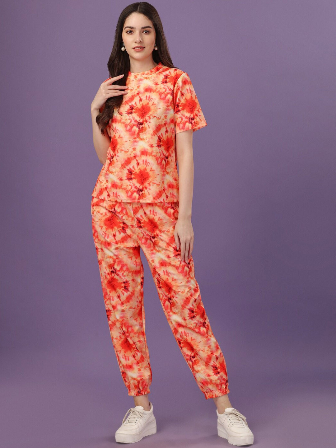 

Paramparik Women Tie & Dye T-shirt & Joggers Set, Orange