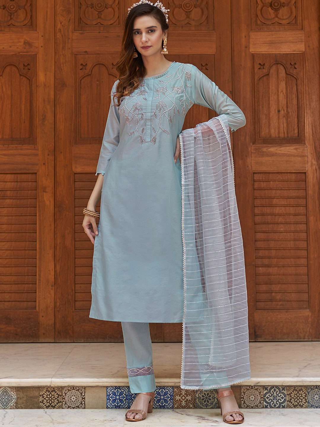 

Sangria Floral Embroidered Straight Kurta With Trouser & Dupatta, Blue