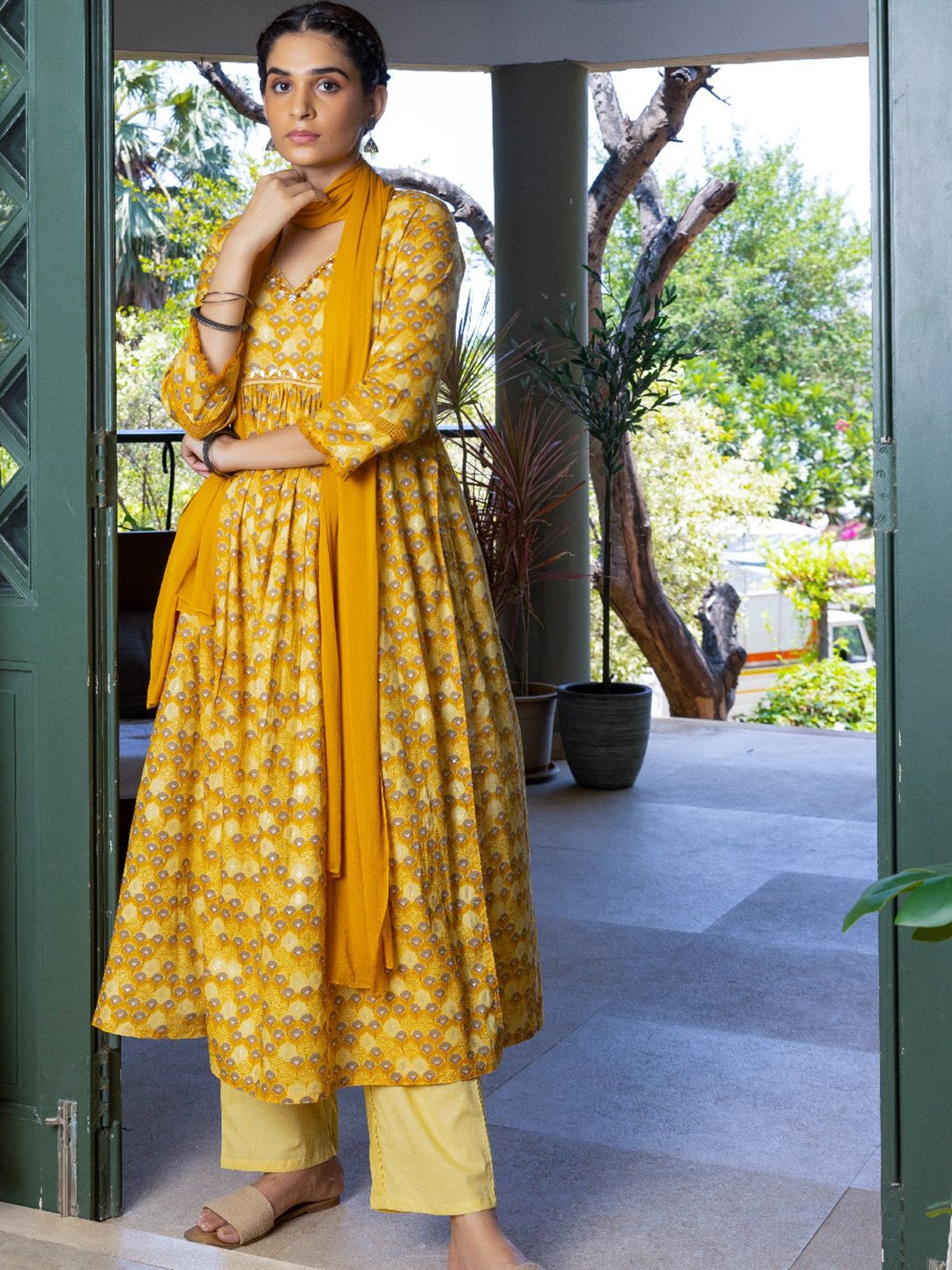 

Sangria Floral Printed Pure Cotton Kurta & Trouser With Dupatta, Mustard