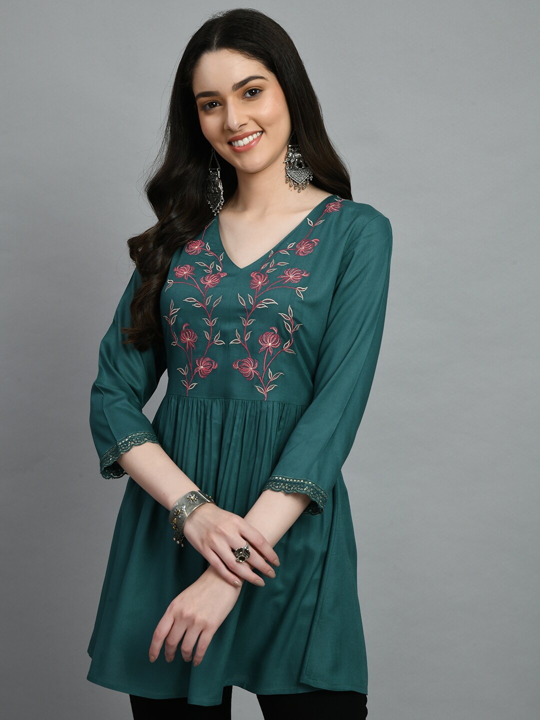 

MEESAN Floral Embroidered V-Neck Gathered Tunic, Green