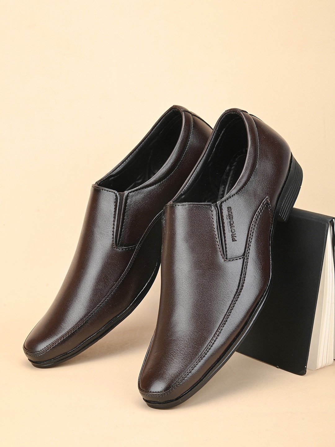 

Provogue Men Round Toe Formal Slip-On Shoes, Brown