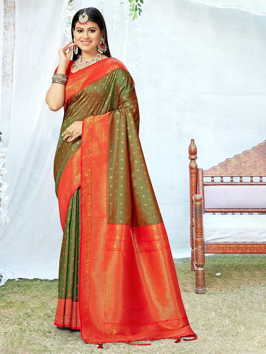 

Mitera Woven Design Zari Saree, Green