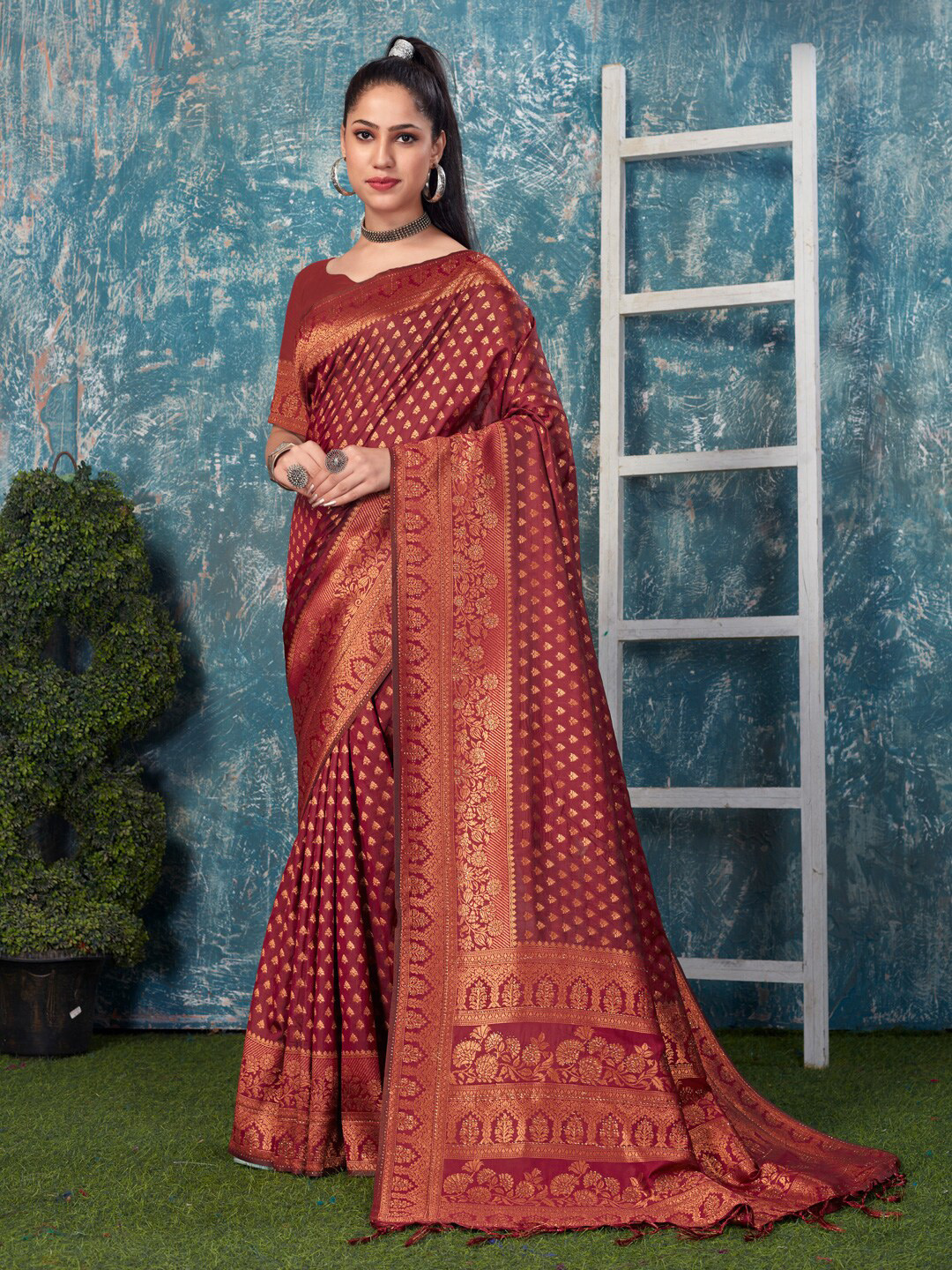 

Mitera Maroon & Gold-Toned Woven Design Zari Pure Silk Banarasi Saree