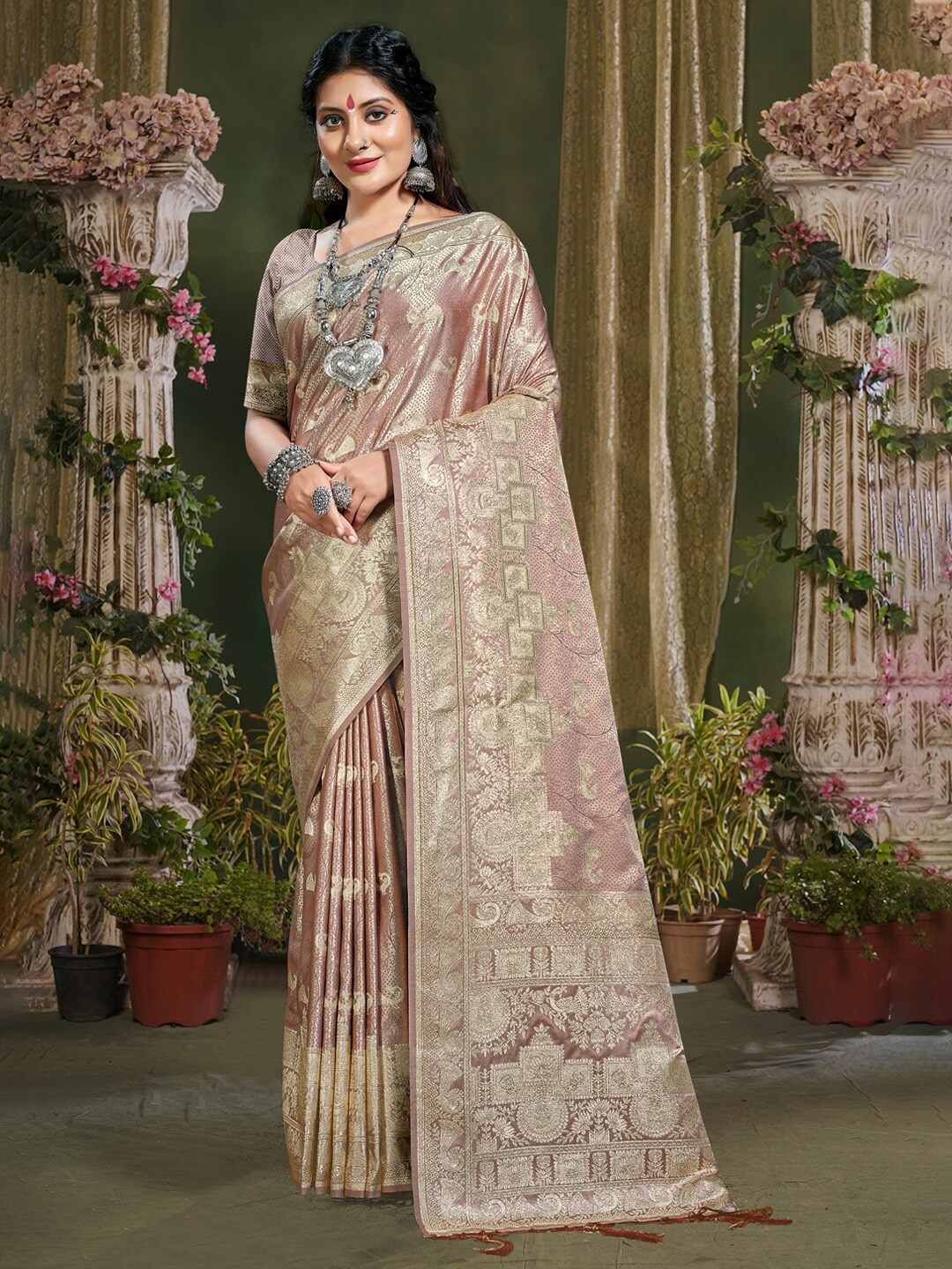 

Mitera Woven Design Zari Banarasi Saree, Off white