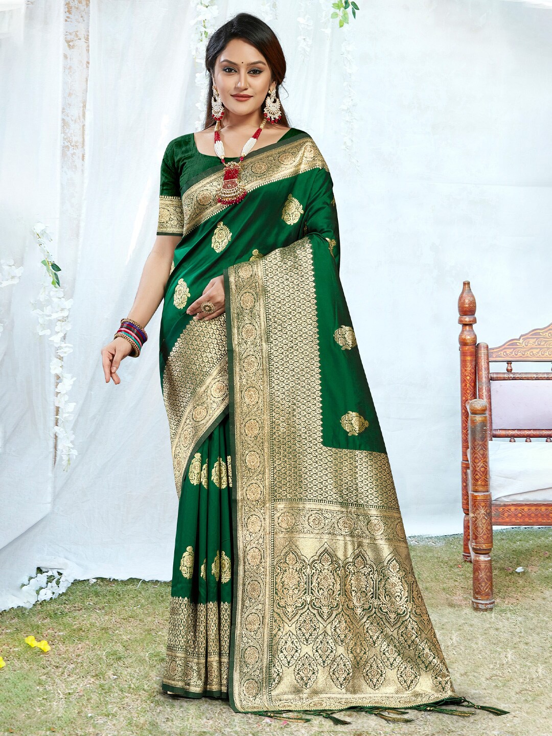 

Mitera Ethnic Motifs Woven Design Zari Pure Silk Banarasi Saree, Green