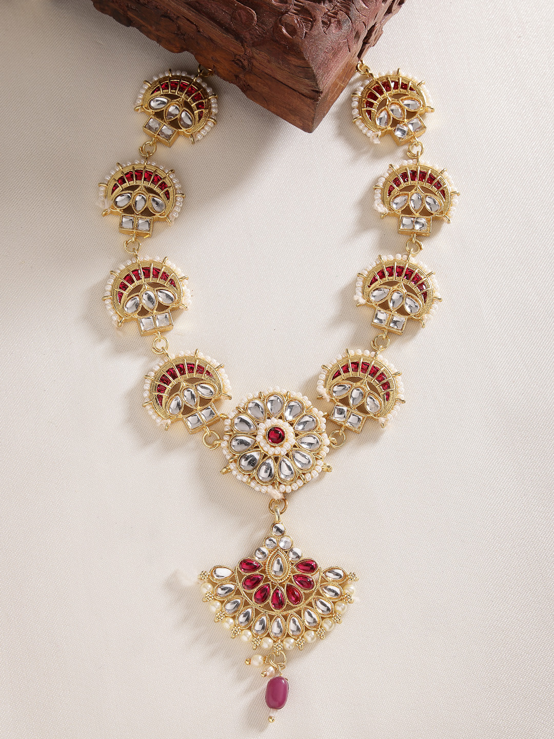 

Anouk Gold-Plated Kundan-Studded Sheeshphool