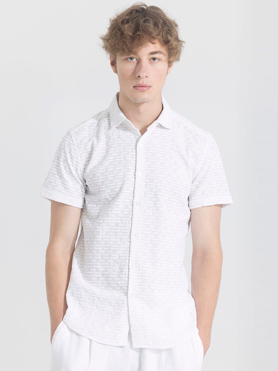 

Snitch White Self Design Classic Slim Fit Cotton Casual Shirt