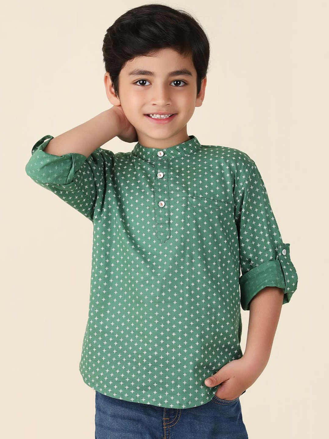 

Fabindia Boys Geometric Band Collar Roll-Up Sleeves Kurta, Green