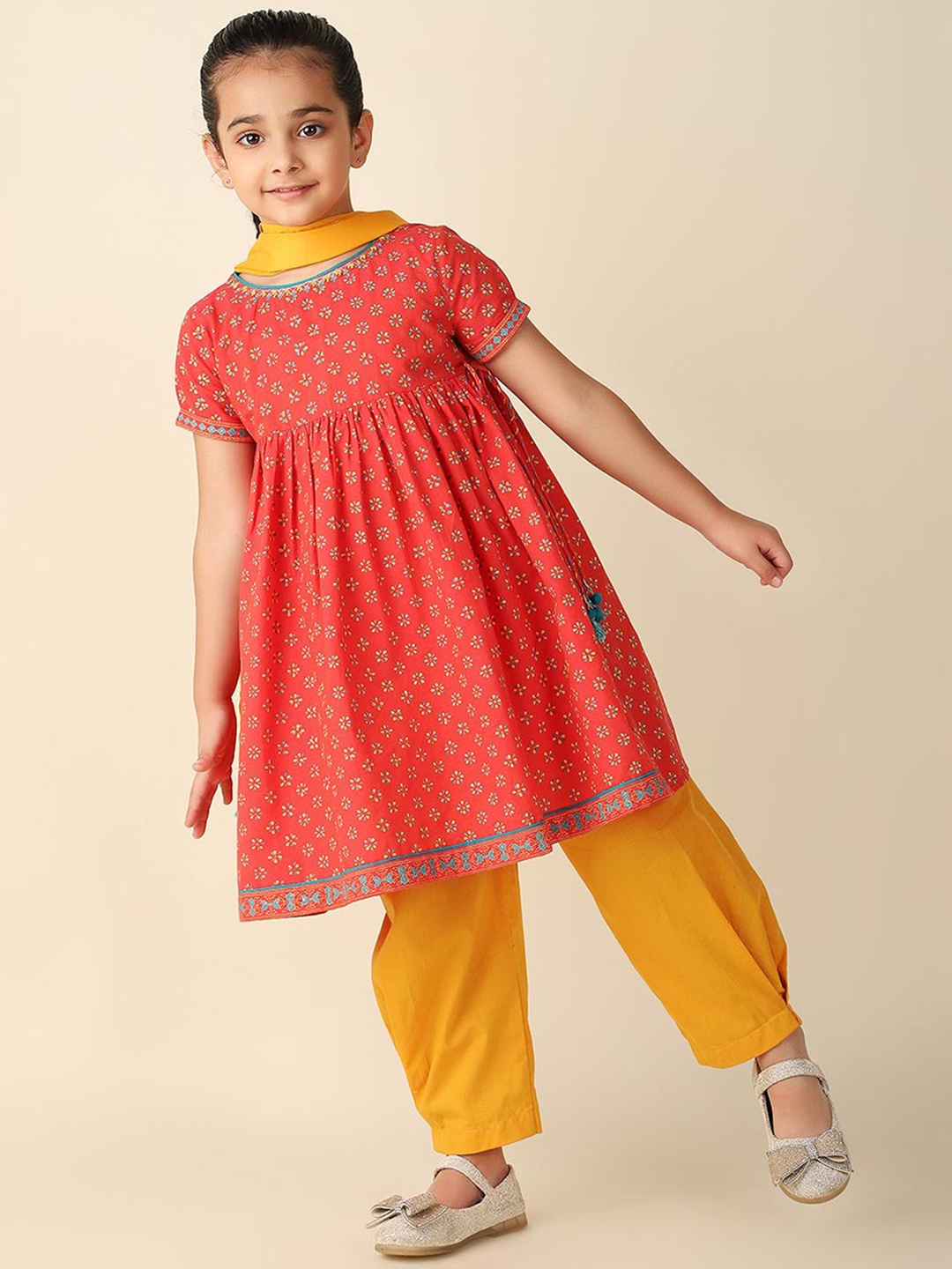 

Fabindia Girls Ethnic Motifs Printed Empire Pure Cotton Kurta with Salwar & With Dupatta, Red