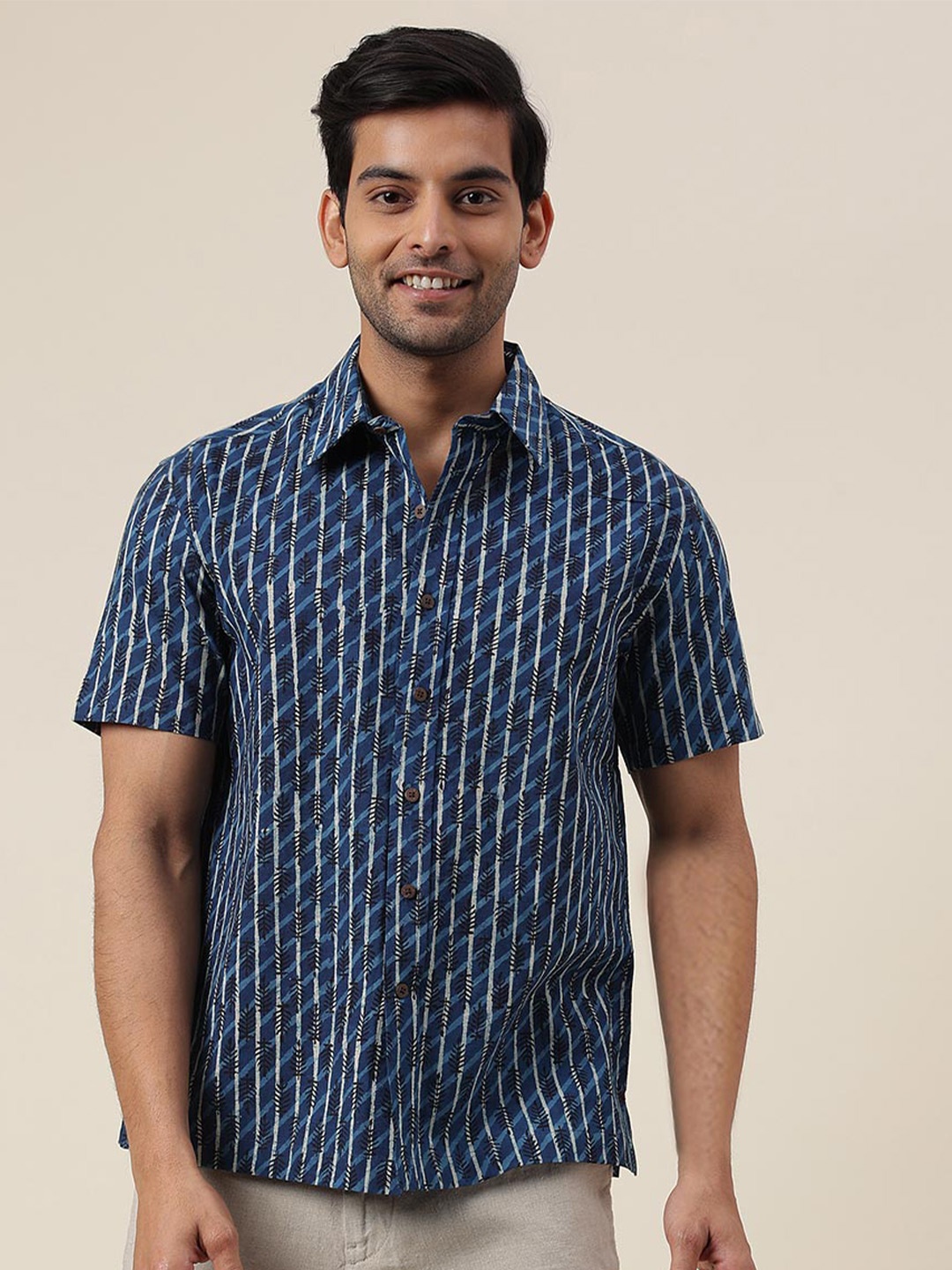 

Fabindia Vertical Striped Spread Collar Cotton Casual Shirt, Blue