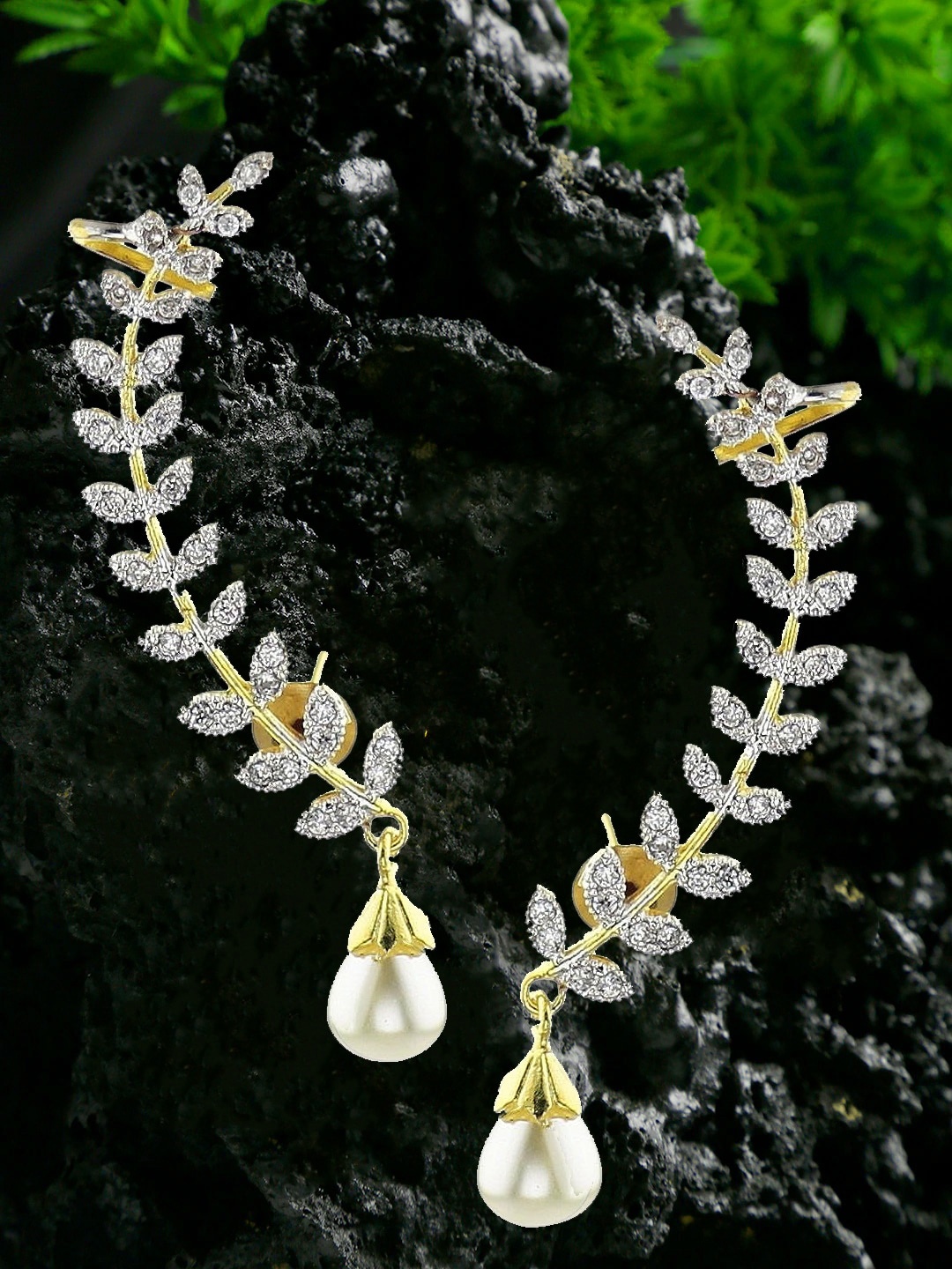 

YouBella Gold-Plated Contemporary Stone Studded & Beaded Ear Cuff Earrings