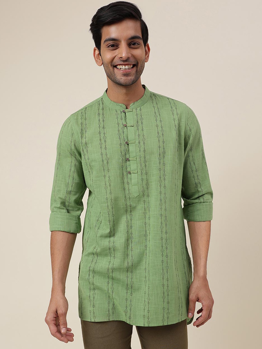 

Fabindia FabBasic Geometric Printed Mandarin Collar Cotton Straight Kurta, Green