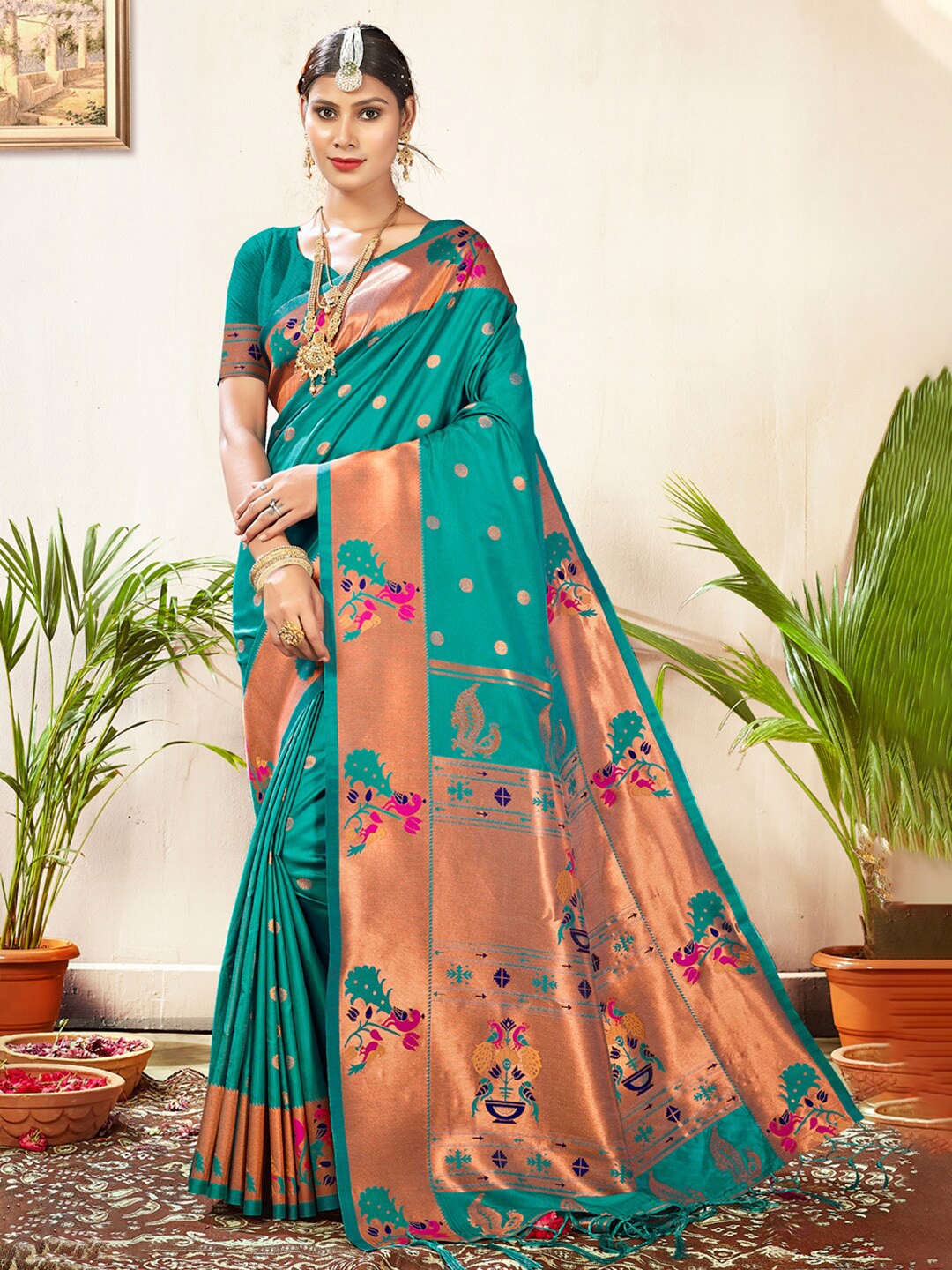 

Mitera Sea Green & Gold-Toned Woven Design Zari Saree