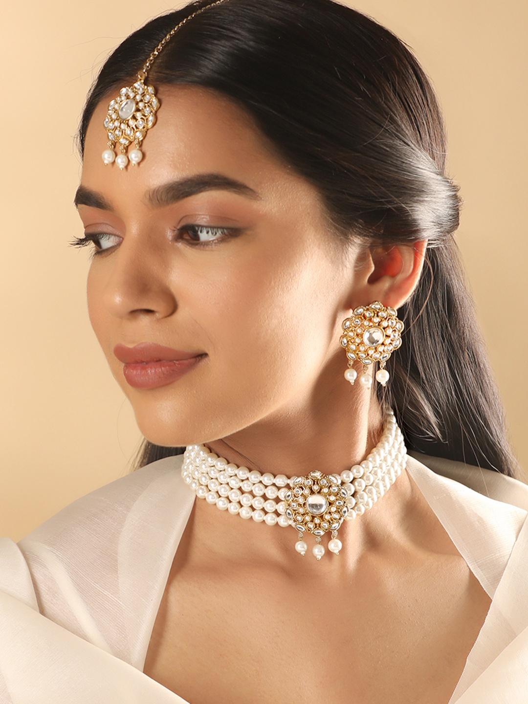 

Rubans Gold-Plated Kundan Studded & Beaded Necklace & Earrings With Maang Tikka