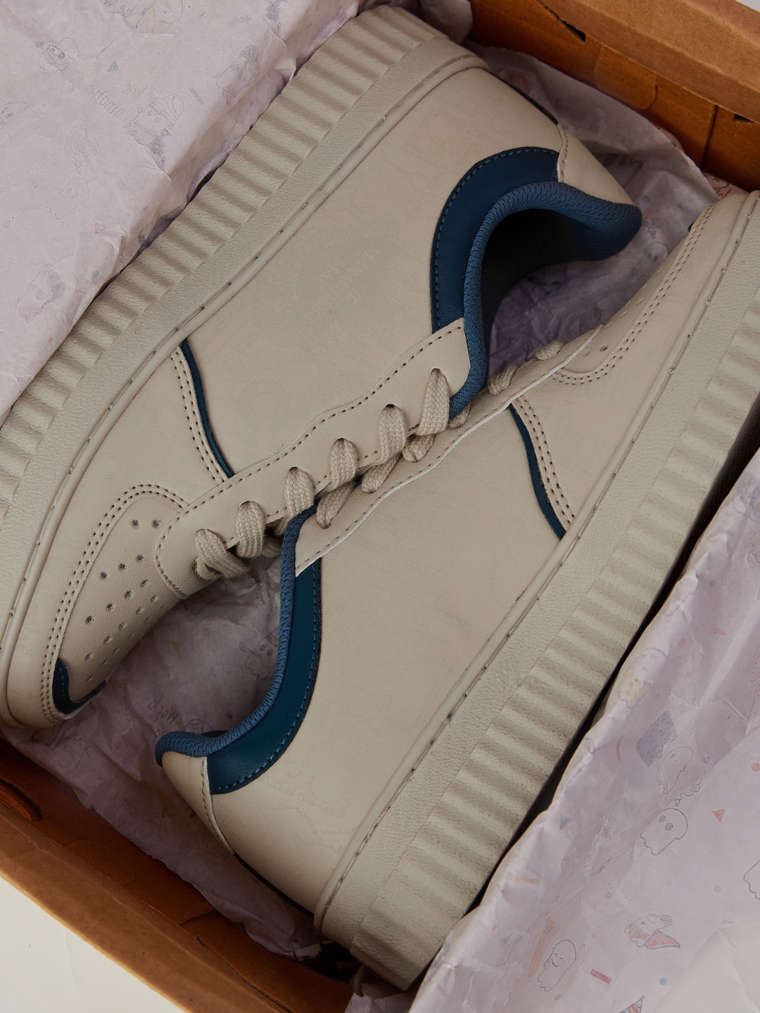 

The Souled Store Women Beige & Teal Blue Harry Potter: Marauders Perforations Sneakers