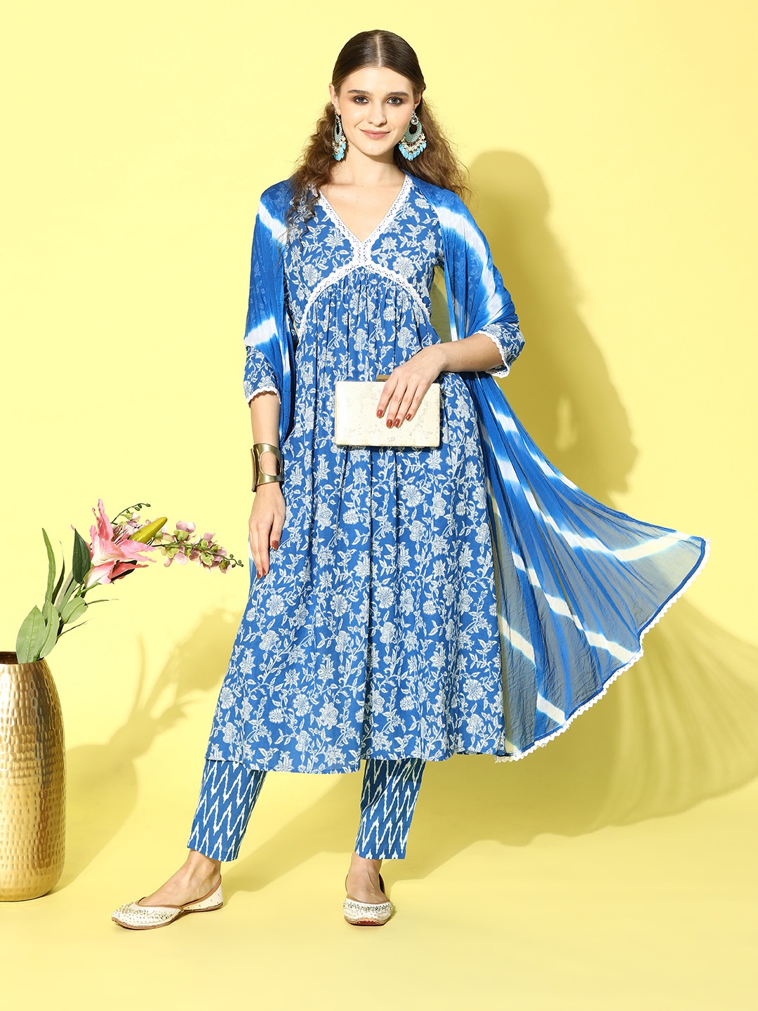 

Stylum Women Floral Printed Pleated Pure Cotton Kurta with Trousers & With Dupatta, Blue