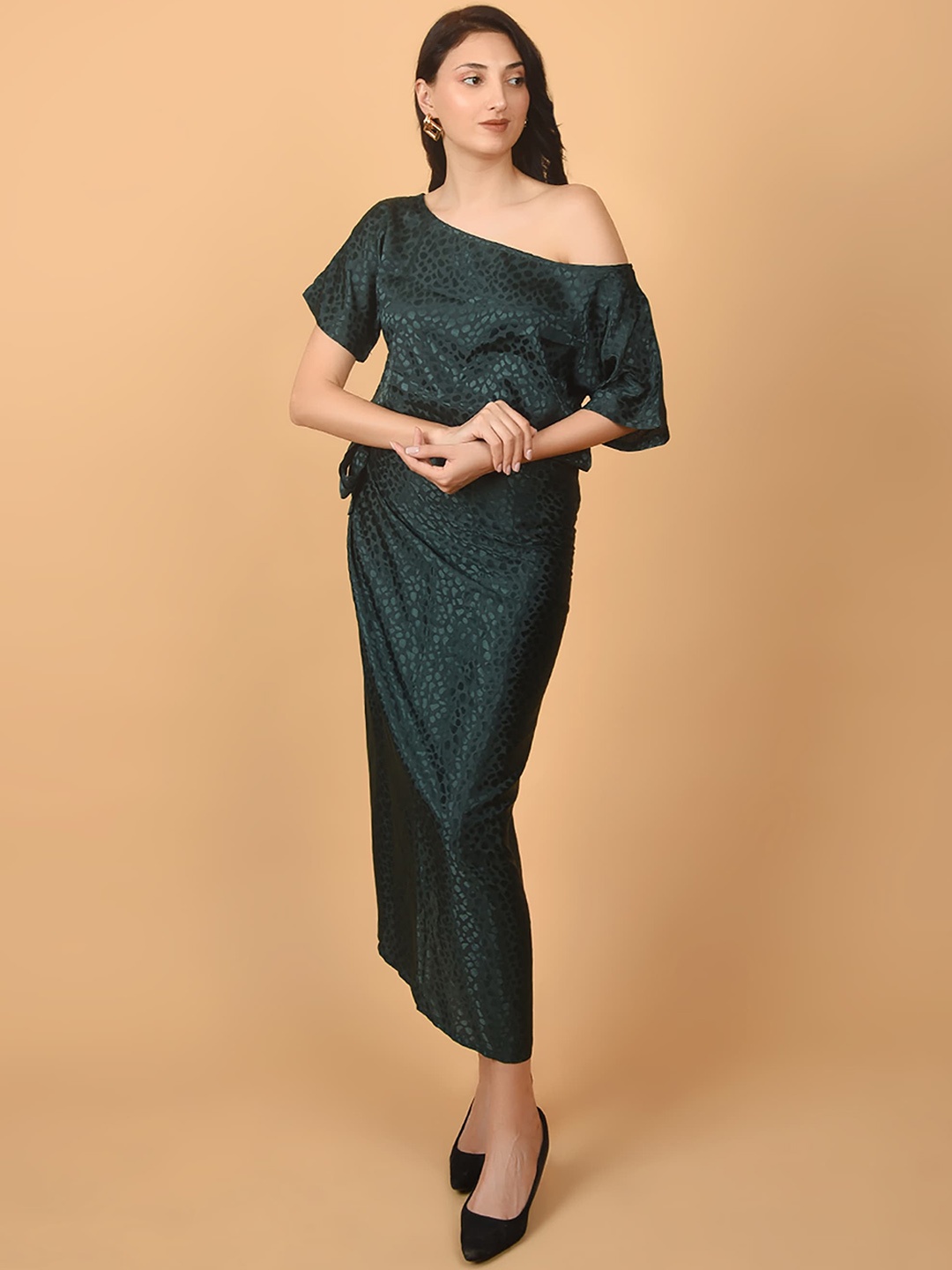 

FLAWLESS Self-Design One Shoulder Satin Top and Skirt Co-Ords, Green