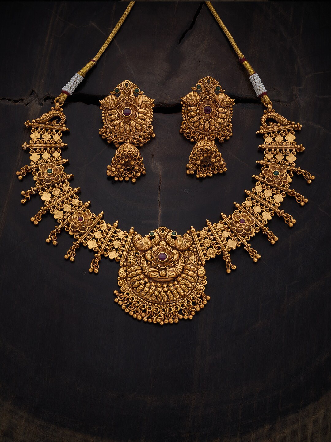 

Kushal's Fashion Jewellery Gold-Plated Stone Studded & Beaded Jewellery Set