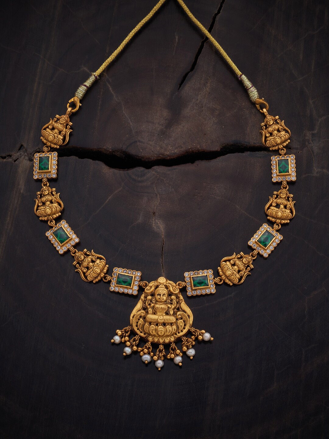 

Kushal's Fashion Jewellery Green & Gold-Toned Silver Necklace