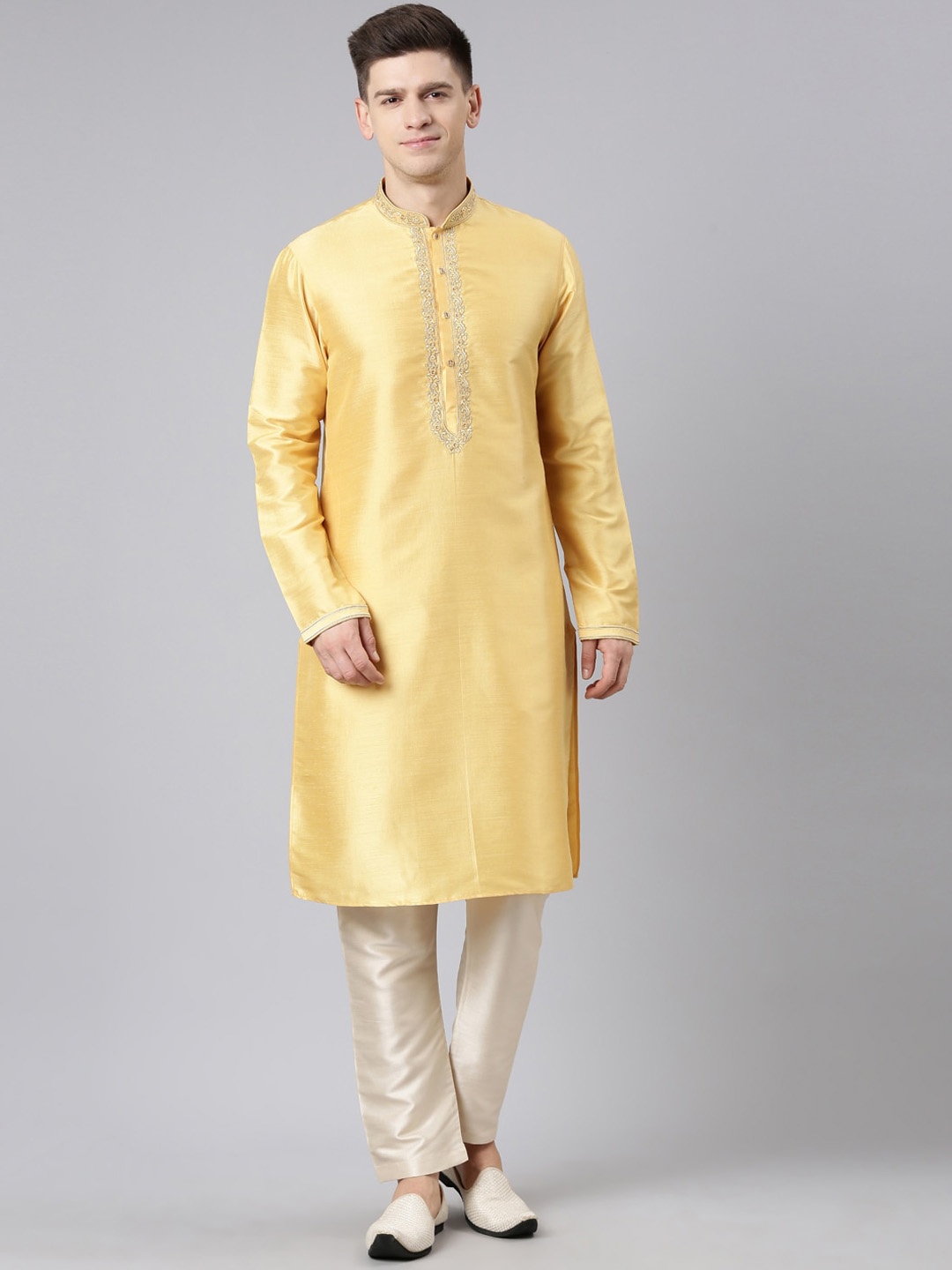 

TheEthnic.Co Ethnic Motifs Yoke Design Thread Work Regular Kurta with Trousers, Yellow