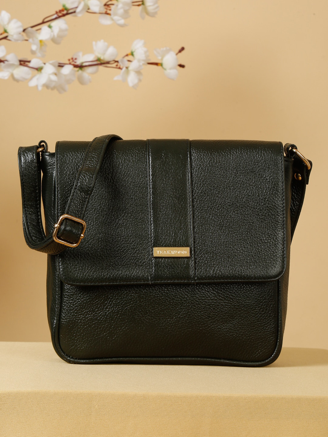 

Teakwood Leathers Leather Structured Sling Bag, Green