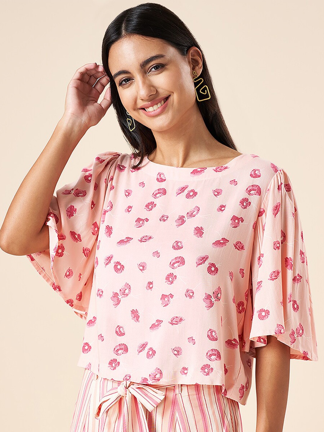 

AKKRITI BY PANTALOONS Pink Floral Print Flared Sleeve Top