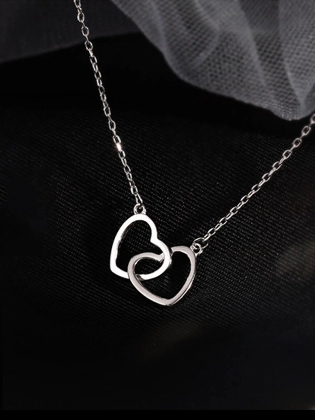 

Pinapes Unisex Silver-Plated Necklace